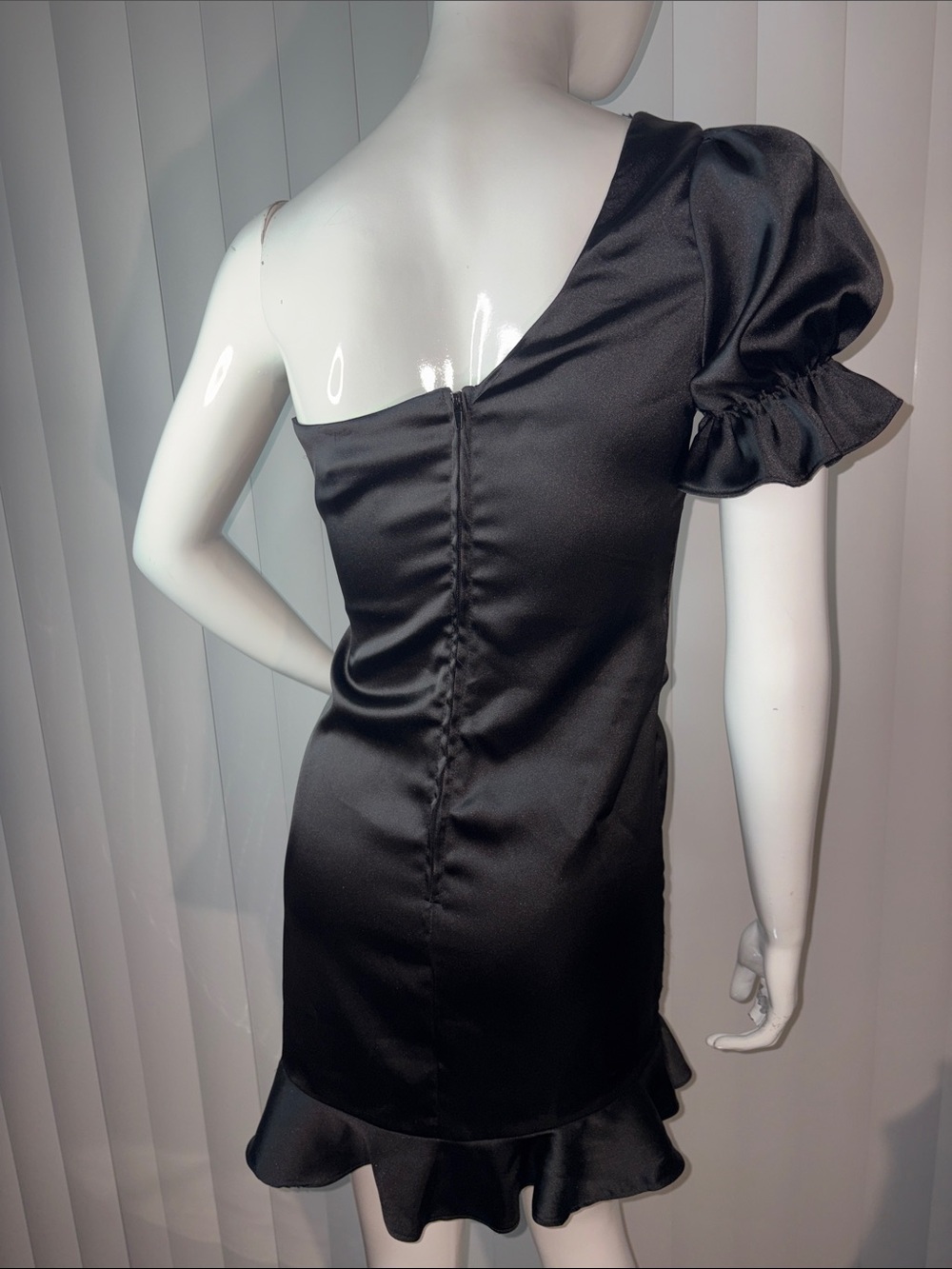 B. Darlin Black Satin One-Shoulder Ruched Mini Dress - Size 1/2 - Picture 2 of 5